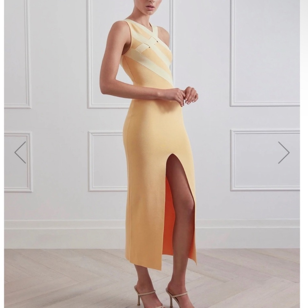 San Sloane elegant dress in excellent condition (almost new)